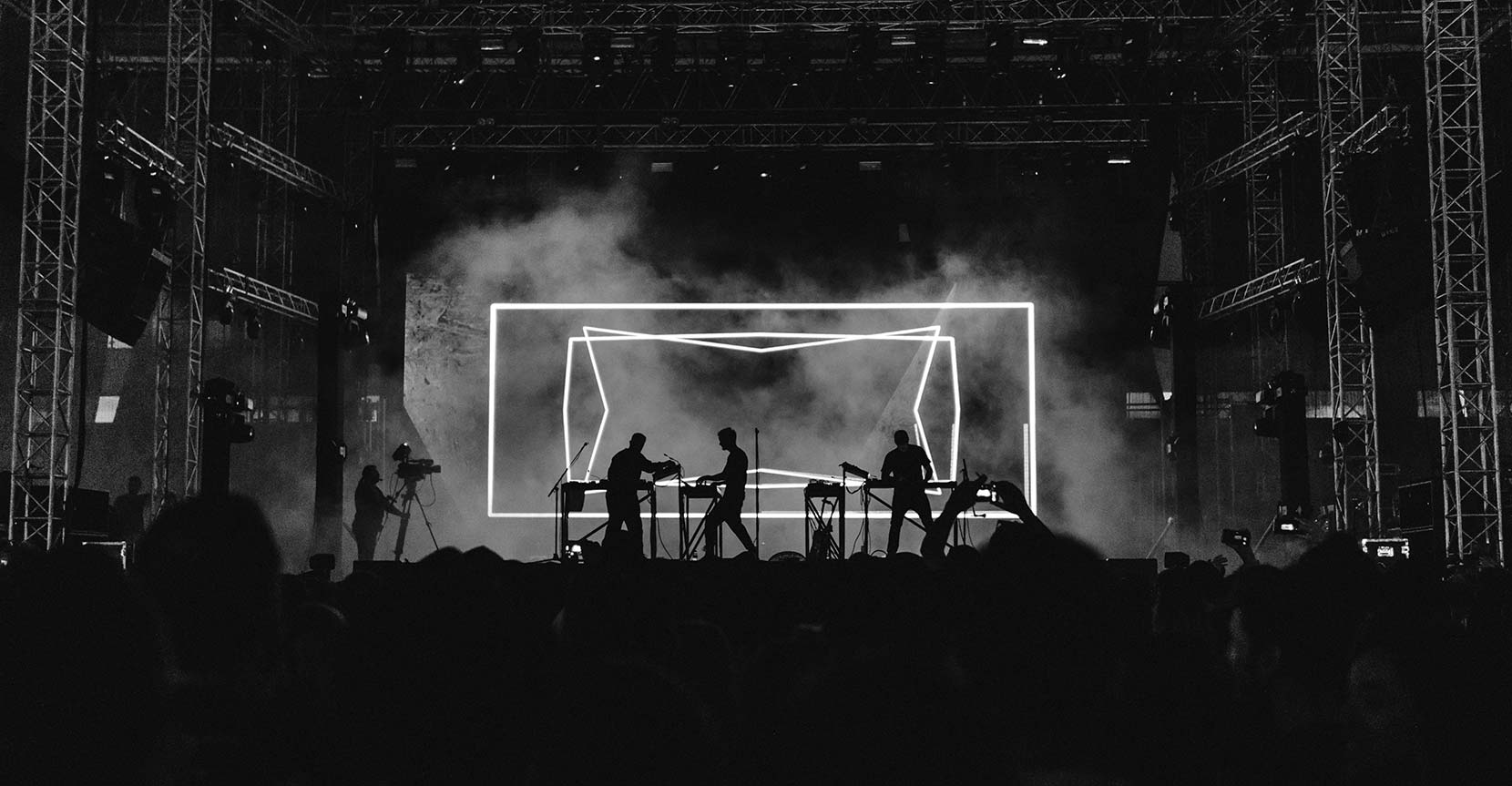 The Rise of Tech House: Why It’s Dominating Dance Floors in 2025